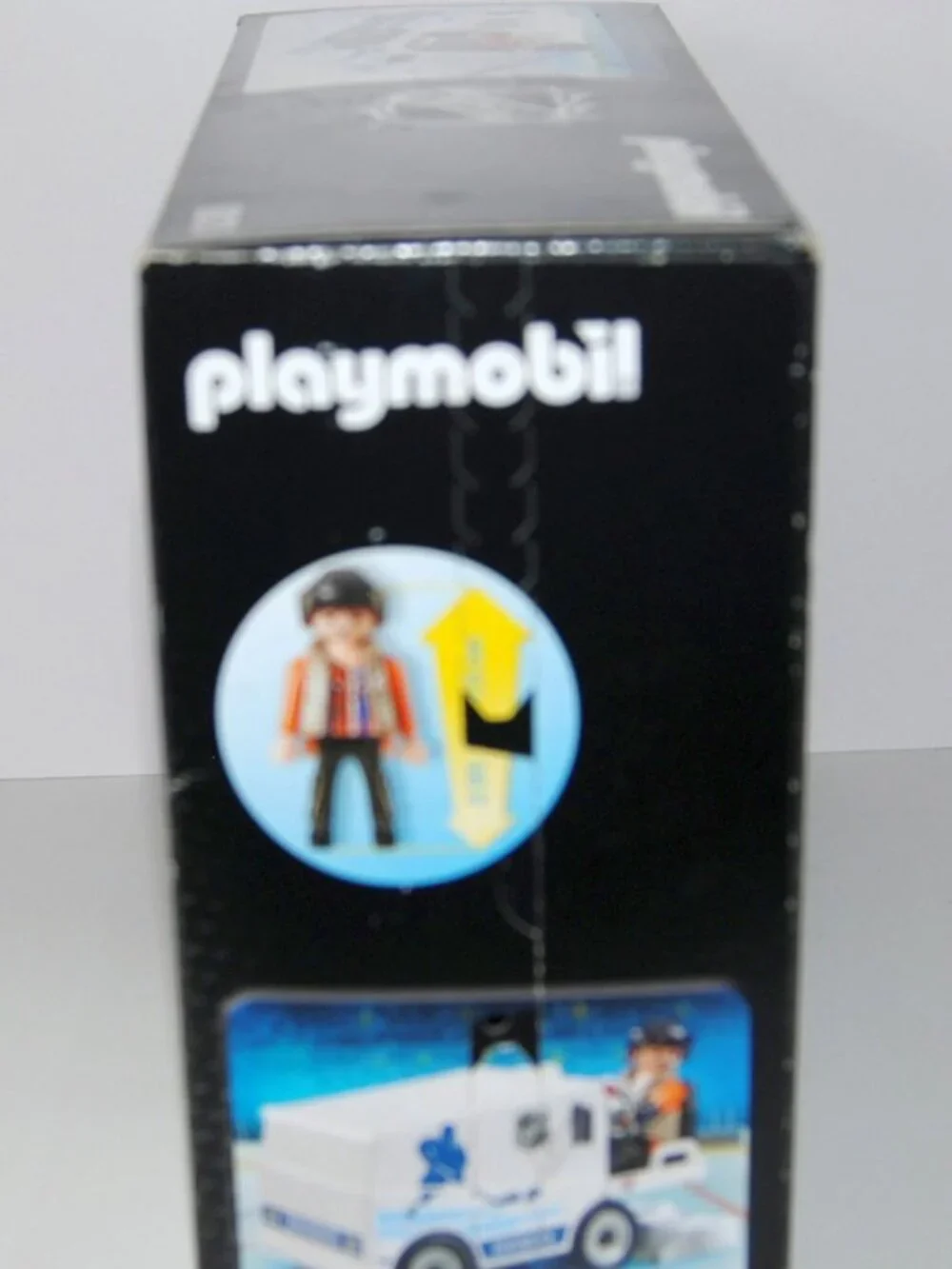 Playmobil 9213 NHL Zamboni Machine Ice Hockey Playset 23 Pieces NEW
